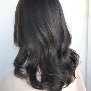 ミディアム カラー 韓国ヘア🇰🇷／ 艶カラー鈴木萌愛🩶のヘアスタイル