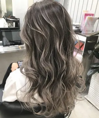 ロング 寺島 伸のヘアスタイル