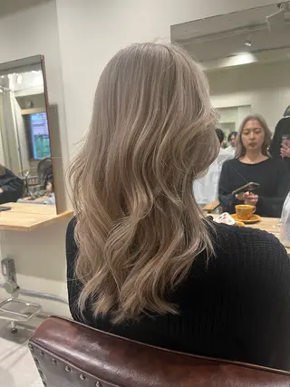 ロング カラー 🦮shiori アイドルオタク🦮のヘアスタイル