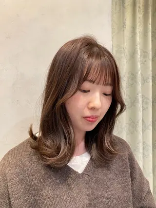 ミディアム カラー 池西 佳穂のヘアスタイル