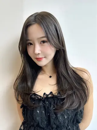 ロング wixymimi　hair salon所属・艶カラー✨レイヤー 𝐚𝐲𝐚𝐤𝐚のヘアスタイル