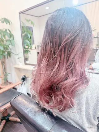 ロング カラー ヘアアレンジ 小柳 ゆかりのヘアスタイル