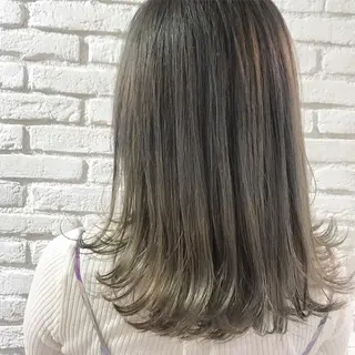 セミロング カラー 伊 杏のヘアスタイル