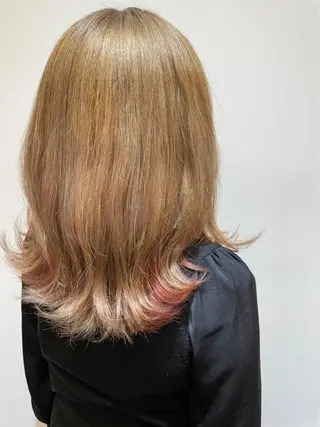 セミロング カラー 若狭 彩花のヘアスタイル