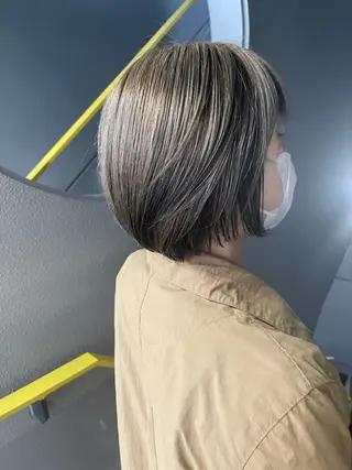 ショート カラー pole/apartment所属・💓パーマ，💗 レイヤーカットのヘアスタイル