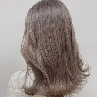 ミディアム グレージュ 透明感 ブリーチなし田島晃汰のヘアスタイル