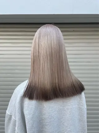 セミロング カラー ブリーチ/レイヤー 💙ayame💙のヘアスタイル