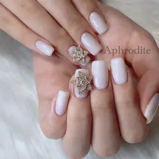 ネイル Aphrodite パラジェル認定サロンのネイルデザイン