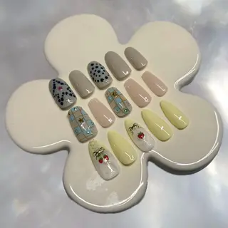 ネイル mori yuina ┆͓̽ NUDGEのネイルデザイン