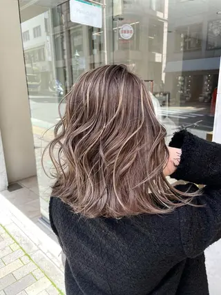 セミロング _ WHITE三宮店のヘアスタイル