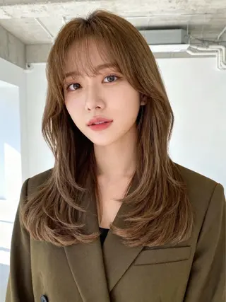 セミロング カラー 韓国レイヤーカット 🫧大阪梅田レイヤーのヘアスタイル