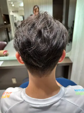 メンズ ブリーチ/艶カラー カノ🌼のヘアスタイル