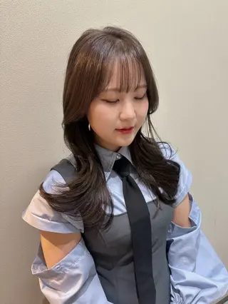 セミロング カラー 🇰🇷レイヤー カット💐Seinaのヘアスタイル