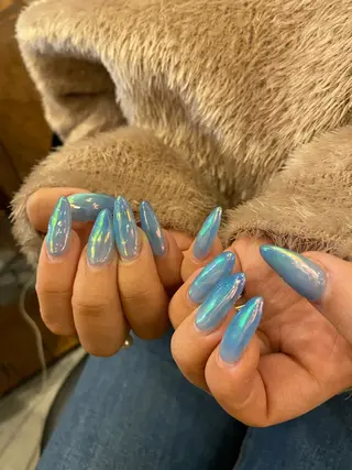 ネイル Shiori･:* 💫のネイルデザイン