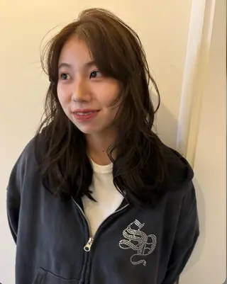 ミディアム Zoey Ayakaのヘアスタイル