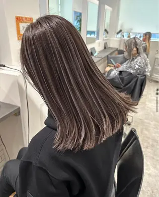 セミロング カラー GaKu/ハイトーン /ブリーチ/レイヤーのヘアスタイル