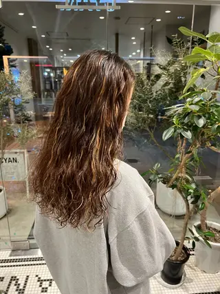 ロング パーマ 中山 優里のヘアスタイル