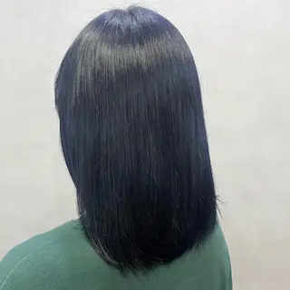 ミディアム カラー 伊藤 玲衣のヘアスタイル