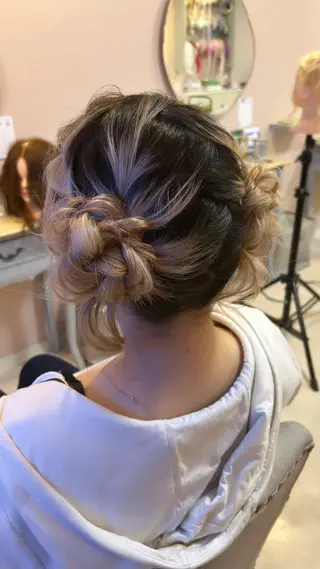 ロング ヘアアレンジ ヘアメイクドールズ所属・dolls Ririkaのヘアスタイル