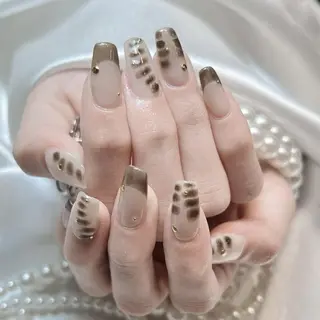 ネイル RAFFINE 月🦋🩵のネイルデザイン