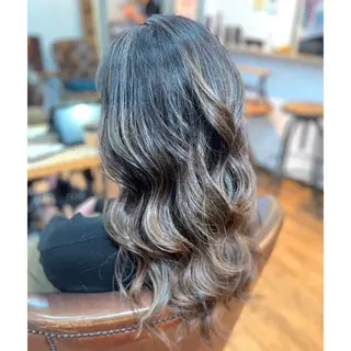 セミロング カラー 180°One Eighty Degrees所属・ERIKA/ ハイライト/ショートのヘアスタイル