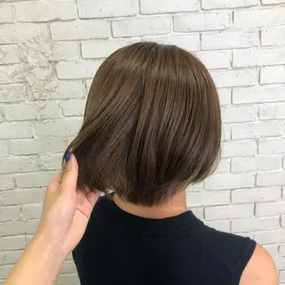 ショート カラー 艶ハイトーン👑♡ NATSUKIのヘアスタイル