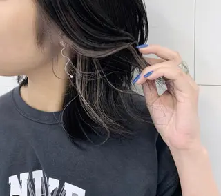 ミディアム カラー iLi所属・iLi 《イリ》のヘアスタイル