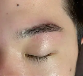 メンズ アイブロウ 玉置 七海のヘアスタイル