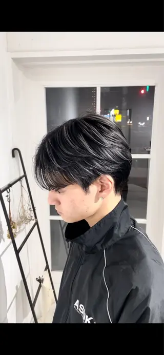 ショート カラー 鳴海 稜真のヘアスタイル