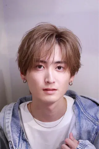 ミディアム カラー 吉名 和士のヘアスタイル