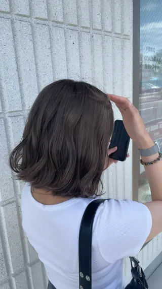 ミディアム カラー 艶髪/ハイトーン ️🫧rino🫧のヘアスタイル