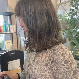 ミディアム カラー ハイトーン&暗髪🔥 表参道二刀流マエダのヘアスタイル