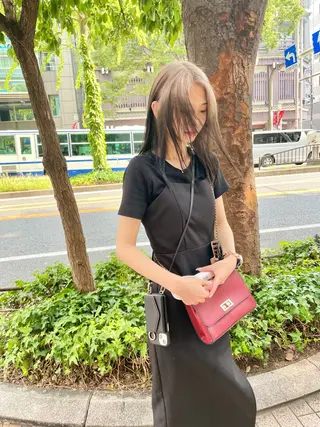 ミディアム インク 美容院のヘアスタイル