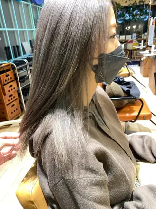 セミロング カラー 美髪改善・ブリーチ tadasuke⭐️のヘアスタイル