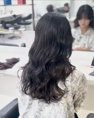 セミロング カラー パーマ ヘアアレンジ メンズ キッズ 🦋韓国レイヤー｜ 透明感グレージュ🦋のヘアスタイル