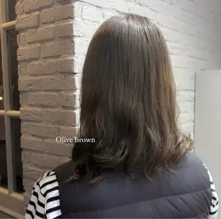 ミディアム カラー tastydoor/ 宮﨑衣知花のヘアスタイル