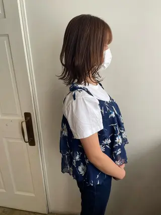 ミディアム カラー MIOベージュカラー 柔らかいカラーのヘアスタイル