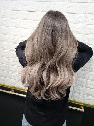 ロング ANKH CROSS 池袋所属・*エクステ/髪質改善 カラー特化*マサキのヘアスタイル