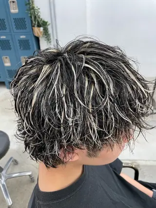 ショート カラー メンズ sunc所属・ハイトーン/ブリーチ /ダブルカラーのヘアスタイル