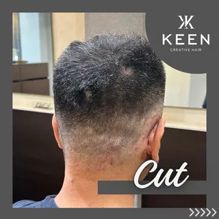 ショート KEEN creative hare所属・刈り上げの あおきさんのヘアスタイル