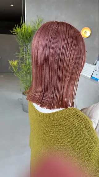 ミディアム カラー 甲斐 歩乃佳のヘアスタイル