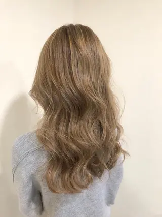 カラー 工藤 綾華のヘアスタイル