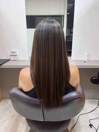 セミロング KIZU 髪質改善 オカルト怪談のヘアスタイル