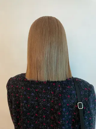 カラー 🎀ボブ+ハイトーン シュカ👶🏻のヘアスタイル