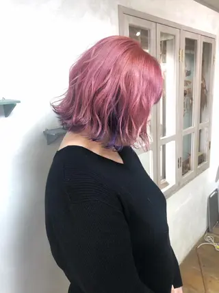 ショート カラー パーマ ヘアアレンジ 推し活専用 【派手髪】飯野ゆかりのヘアスタイル