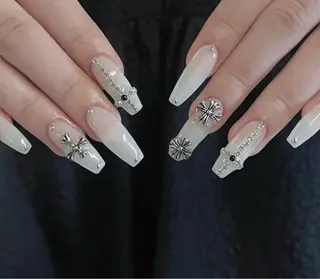 ネイル ネイリスト ハンのネイルデザイン