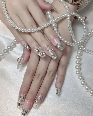 ネイル RAFFINE 月🦋🩵のネイルデザイン