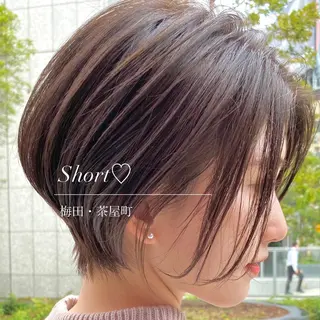 ショート ウラ‎🤍𐙚 ボブ ・ショート・艶カラーのヘアスタイル