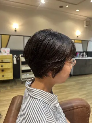 ショート レイヤー/蟹江/ くすみカラー/川口のヘアスタイル