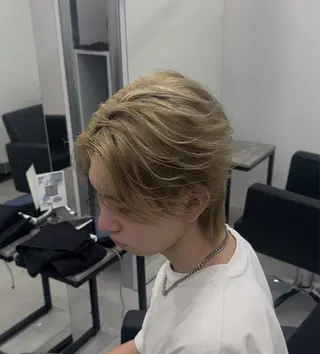 ミディアム メンズ ニュアンス/フェザー /ウルフ/伶馬のヘアスタイル